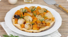Torta rovesciata con zucca e cipollotti caramellati.