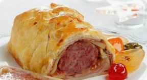 Cotechino alla Wellington, una ghiotta rivisitazione del celebre filetto alla Wellington.