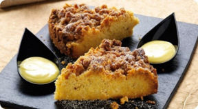 Torta sbrisolona con zabaione.