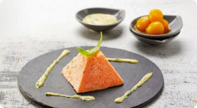 Mousse di trota affumicata con coulisse di crescione.