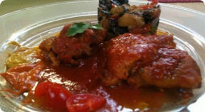 Pollo alla romana con ratatouille di verdure.