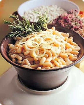 Fagioli cannellini e cipolla.
