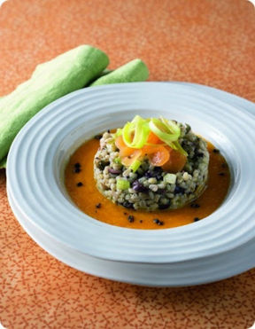 Insalata d’orzo e sedano con zuppetta di melone.
