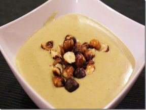 Vellutata alle nocciole con carciofi.