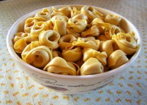 Le ricette della cucina emiliana, dai tortellini alle tigelle al pesto di lardo