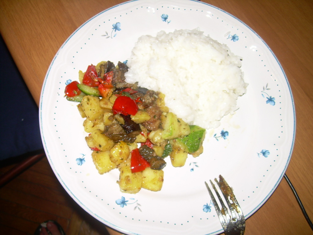 Piatto unico: riso thai con verdure
