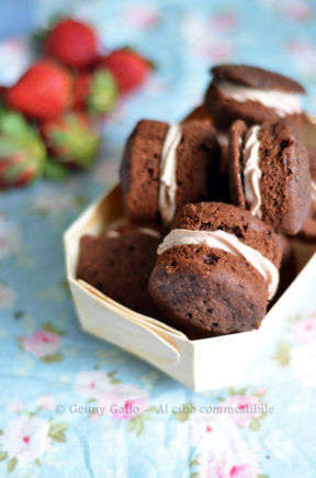 Whoopies pies di farro con crema di fragole