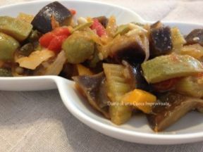Caponata di melanzane, zucchine e peperoni