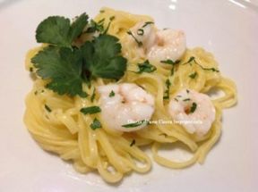 Tagliolini con gamberi e besciamella al prosecco