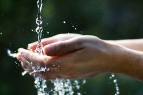 ACQUA: COLDIRETTI, ITALIANI SPENDONO PIU' PER MINERALE CHE PER VINO