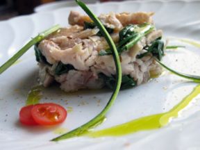 Millefoglie di ricciola e spinaci.