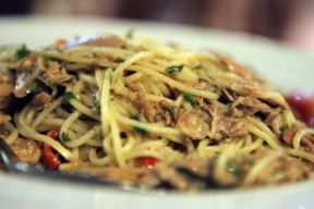 Il Sabato del Villaggio | Dire che la gastronomia è qualcosa di più dei ciccioni che s’abboffano a scrocco.