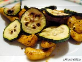 Pollo speziato al Ron con zucchine arrosto