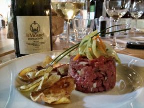 Crudismi di carne ed effervescenze delicate di Franciacorta