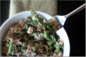 Ricetta Risotto di farro con asparagi e fave fresche