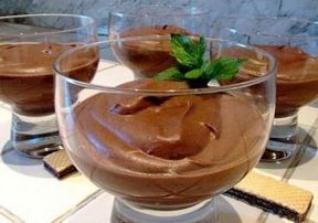 Ricetta Festa della Mamma: mousse di nutella e amaretti