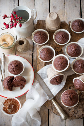 Muffins alla panna, farro e cacao