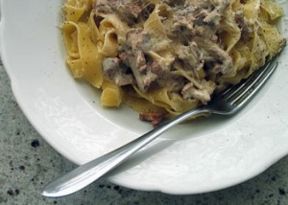 Pappardelle con sugo di finferli