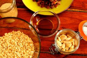 Granola, ovvero come farsi i cereali da colazione in casa