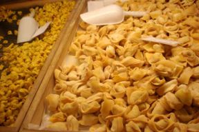 Decidiamo cosa pensare dei tortellini a domicilio, solo cose riferibili, prego