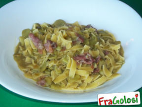 PASTA CON FAVE FRESCHE E PROSCIUTTO CRUDO
