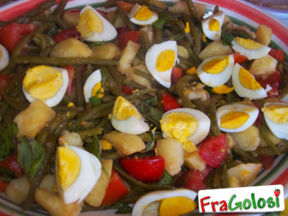 INSALATA DI PATATE, FAGIOLINI  ED UOVA SODE