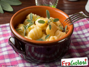 GNOCCHI CON BURRO, SALVIA E NOCE MOSCATA