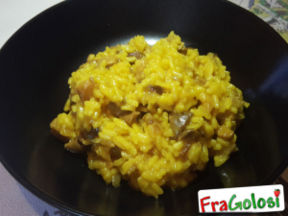 RISOTTO CON FUNGHI E ZAFFERANO
