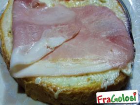 BRUSCHETTONA CON GORGONZOLA E PROSCIUTTO COTTO