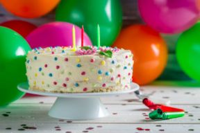 Come decorare una torta di compleanno per bambini (FOTO)