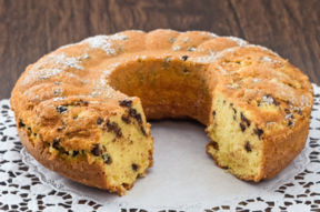 Ciambella di ricotta e gocce di cioccolato