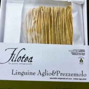 Linguine aglio e prezzemolo con mazzancolle e pomodori ciliegini di Pachino IGP