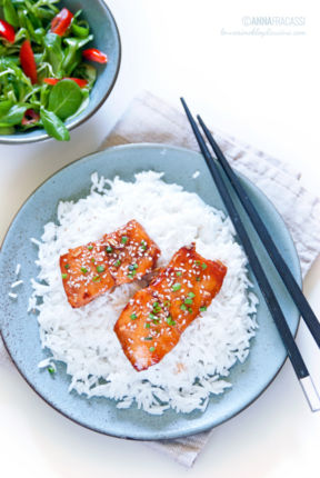 Trota salmonata con marinatura di miele e salsa Sriracha