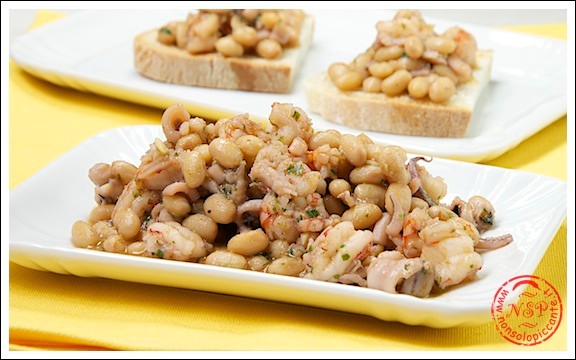 Fagioli zolfini, calamari e gamberetti