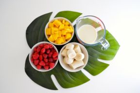 Mini-smoothies al lampone e mango