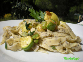 Fettuccine ai semi di papavero con Zucchine e Limone