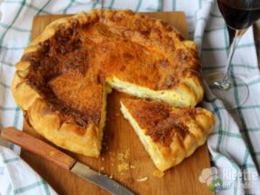 Quiche di sfoglia con taleggio e pancetta