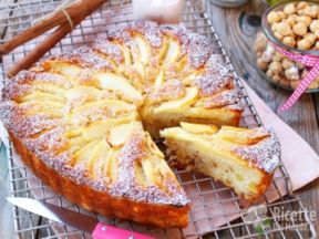 Torta cuor di mela e nocciole