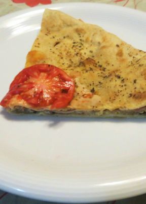 Schiacciata con melanzane, prosciutto e mozzarella