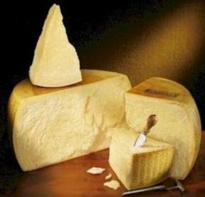 Grana e Parmigiano: proprietà e differenze