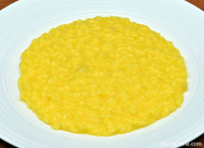 Cremosissimo riso Sant’Andrea in risotto con zafferano e Testun di capra.