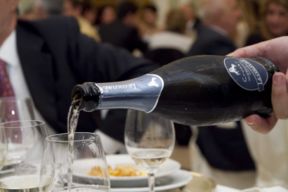 Il Prosecco vince sullo Champagne e sbarca con Google a New York