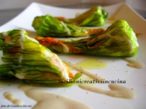 Fiori di zucca ripieni di mozzarella e acciughe