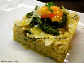 Risotto agli asparagi con tuorlo cremoso e pecorino