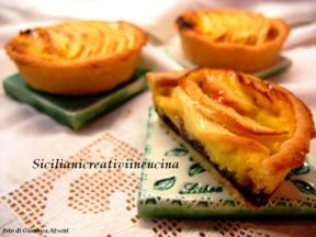 Crostatine alle mele con crema cotta e marmellata di prugne speziata