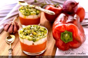 Gelo di gazpacho con mozzarella di bufala Dop e zucchine croccanti