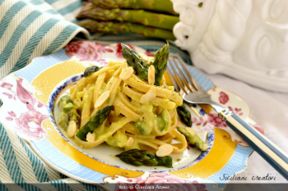 Pasta al pesto di asparagi e mandorle