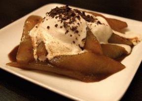 Ricetta: Semifreddo alla grappa con pere caramellate