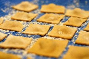 Ricetta: Ravioli di ricotta con sugo di carciofi e panna