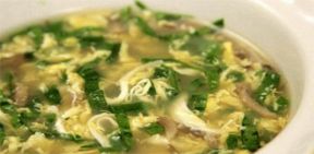 Ricetta: Minestra di spinaci e uova